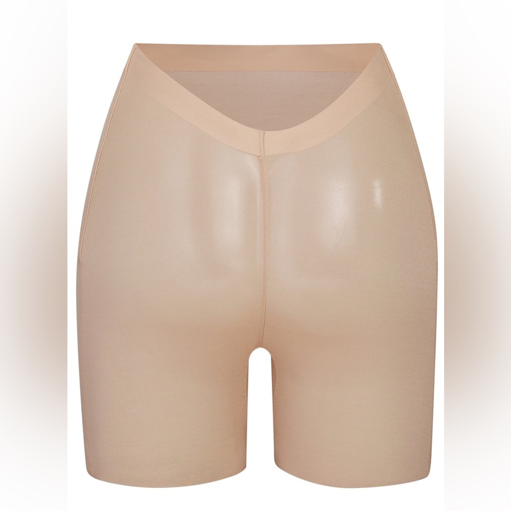 SKIMS SHEER SCULPT LOW BACK SHORT - Picture 2 of 9